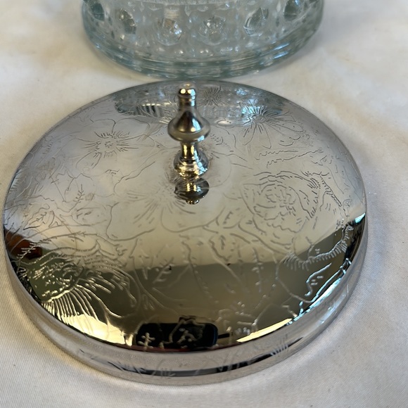Victorian Trading Co Glass Powder/Trinket Box Silver Tone Lid - Picture 11 of 16